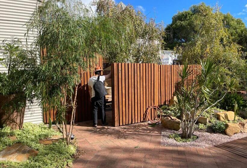 Grape Juice Retreat Rustic Romantic Gateway 5mins To Beaches & Town