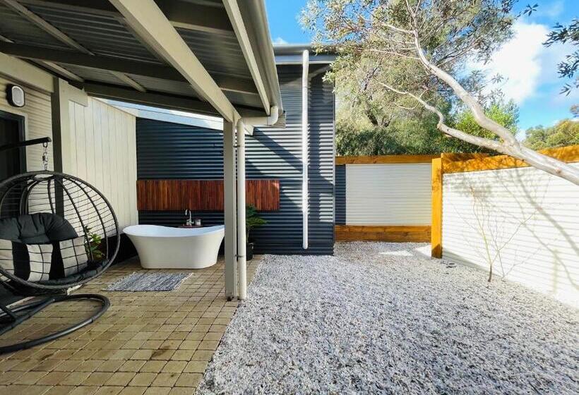 Grape Juice Retreat Rustic Romantic Gateway 5mins To Beaches & Town