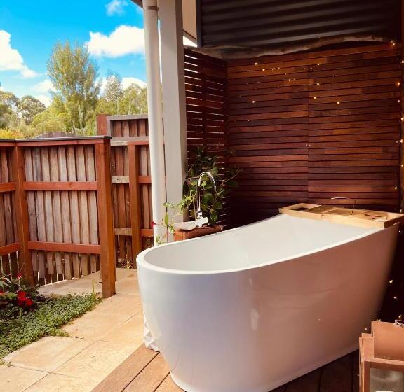 Grape Juice Retreat Rustic Romantic Gateway 5mins To Beaches & Town