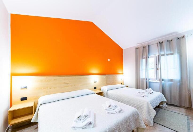 Отель Agriturismo Is Cortillaris