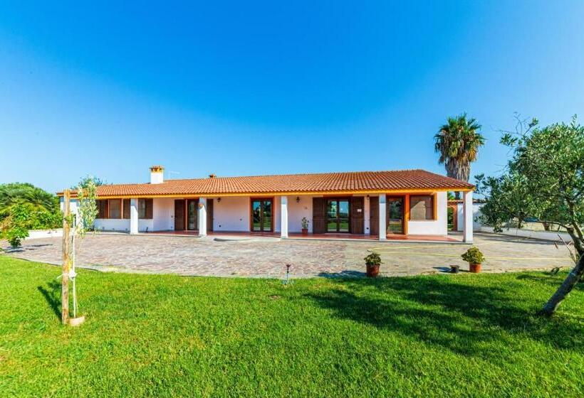 Отель Agriturismo Is Cortillaris