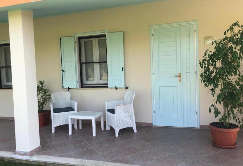 Отель Agriturismo Is Cortillaris