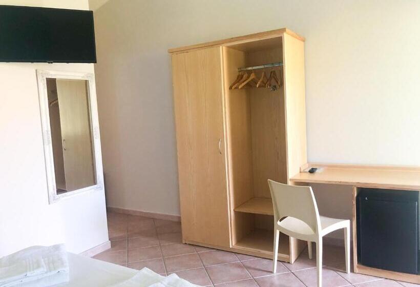 Отель Agriturismo Is Cortillaris