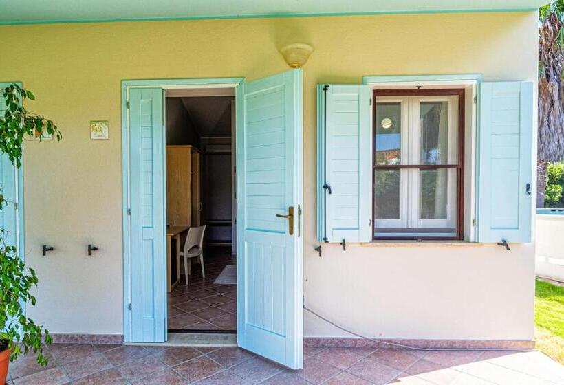 Отель Agriturismo Is Cortillaris