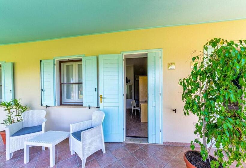 Отель Agriturismo Is Cortillaris