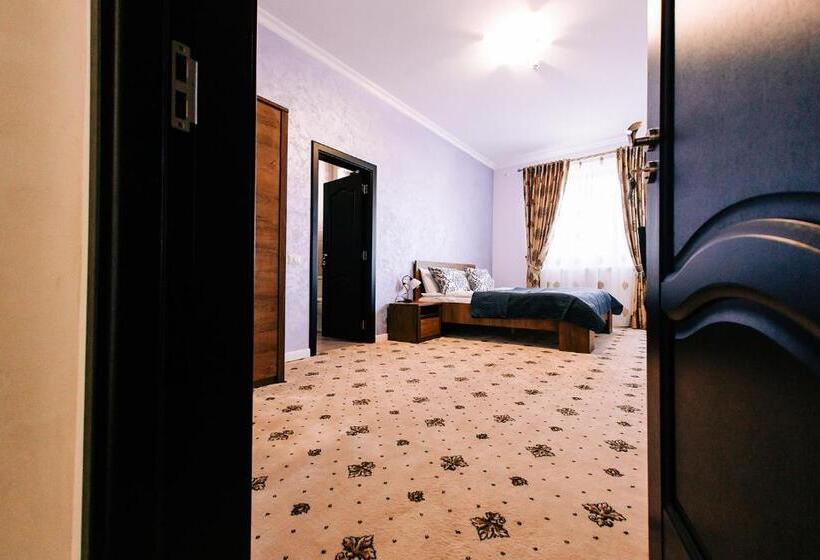 ホテル Agropensiunea Ozon