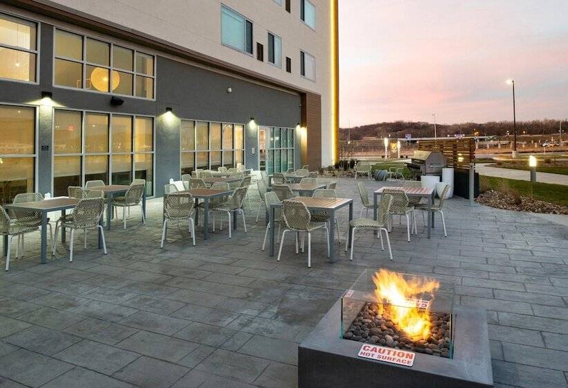 هتل Element North Kansas City