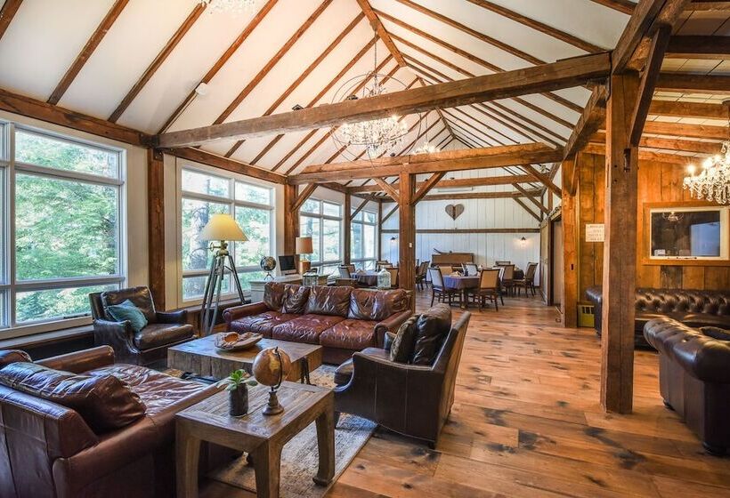 هتل Farm Road Estate