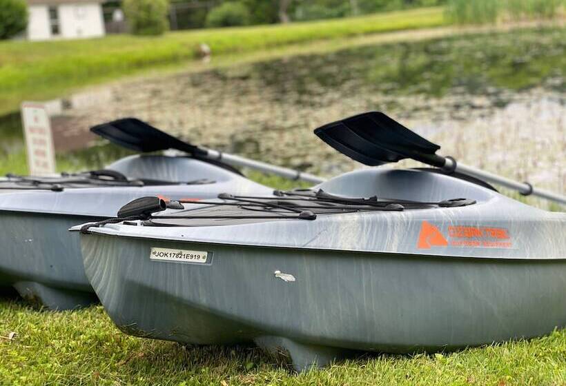 هتل Farm Road Estate