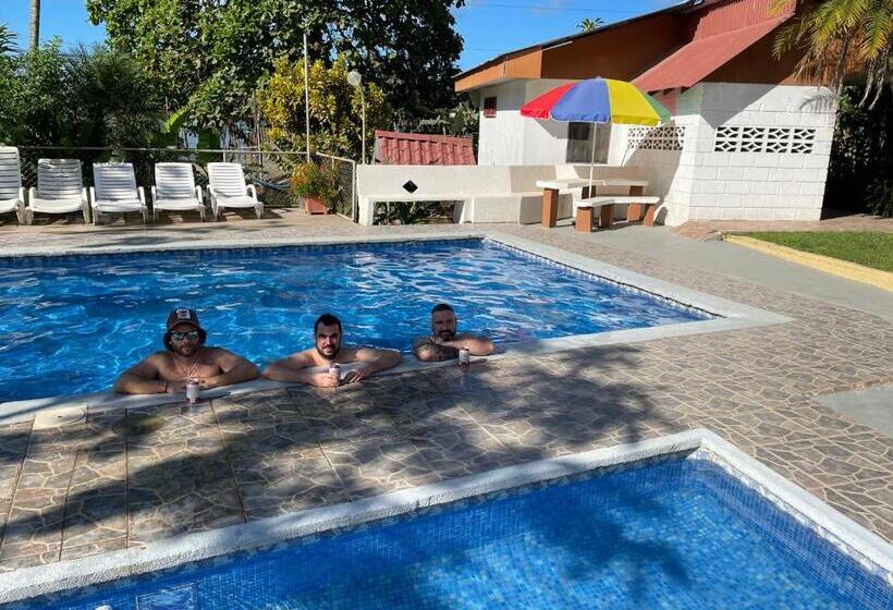 בית מלון כפרי Hôtel Pez Gallo