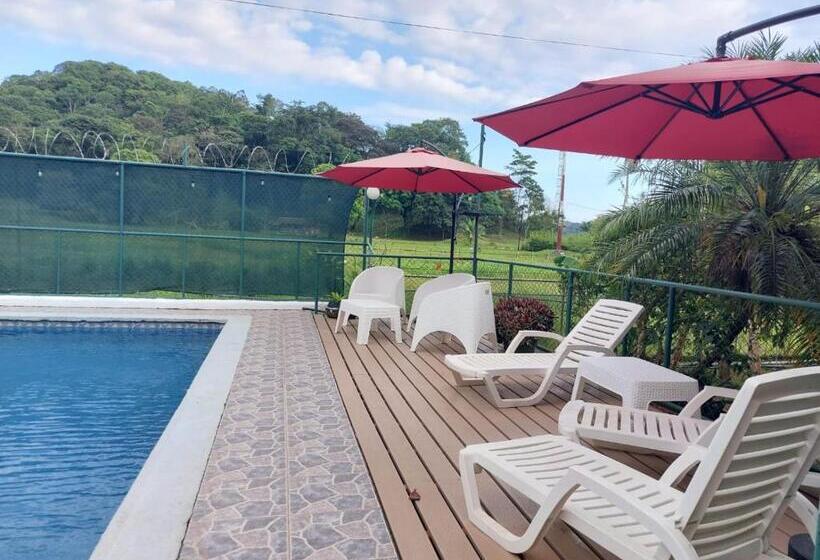 בית מלון כפרי Hôtel Pez Gallo