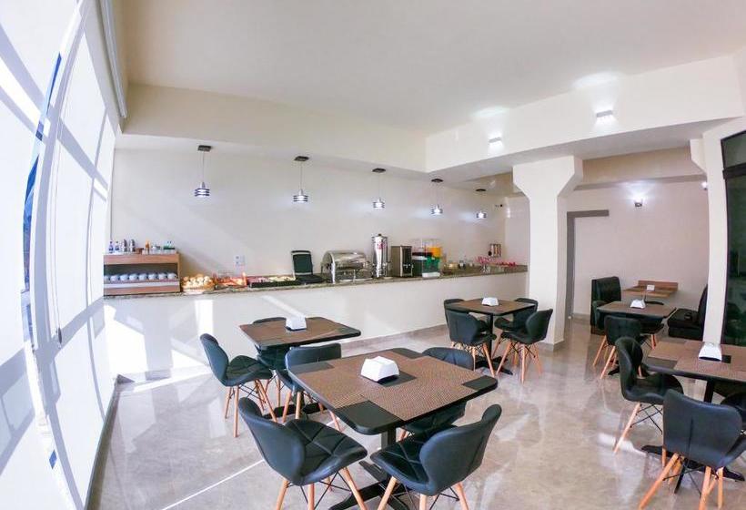 בית מלון כפרי Lago Araras