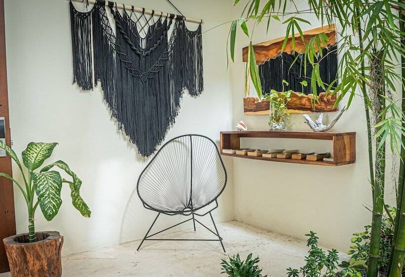 Moonshine Tulum Hotel & Hostel