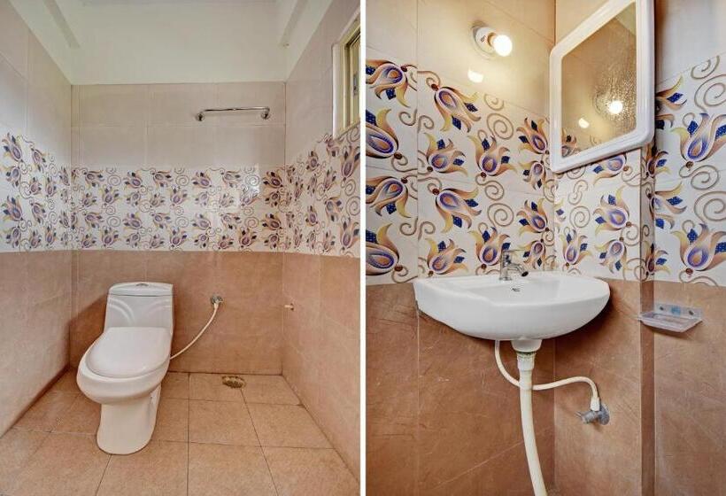 בית מלון כפרי Oyo 75132 K N Residency