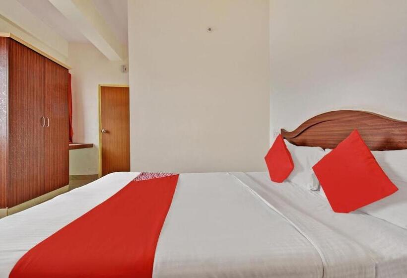 בית מלון כפרי Oyo 75132 K N Residency