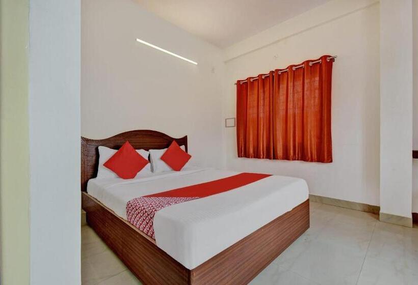 בית מלון כפרי Oyo 75132 K N Residency