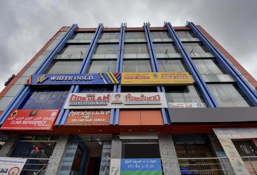 בית מלון כפרי Oyo 75132 K N Residency