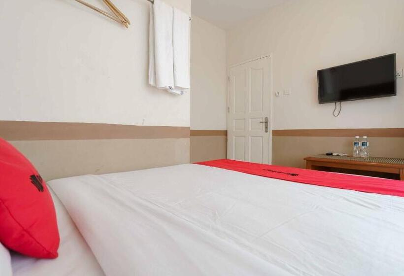 ホテル Reddoorz Near Plaza Botania 1 Batam