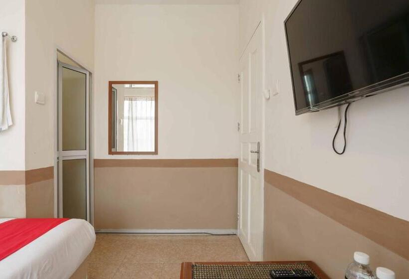 ホテル Reddoorz Near Plaza Botania 1 Batam