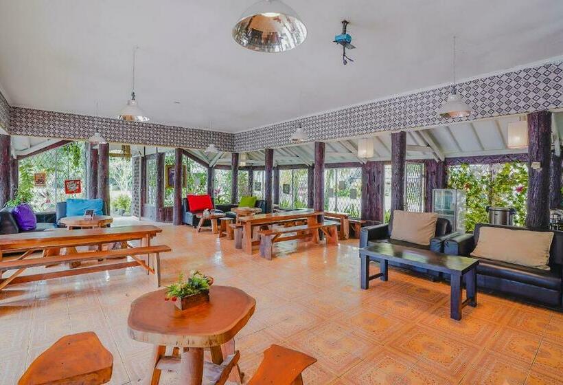 酒店 Reddoorz Plus Near Tapal Kuda Cugenang Cianjur