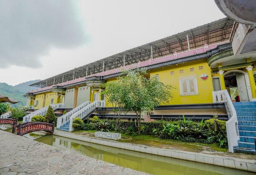 酒店 Reddoorz Plus Near Tapal Kuda Cugenang Cianjur