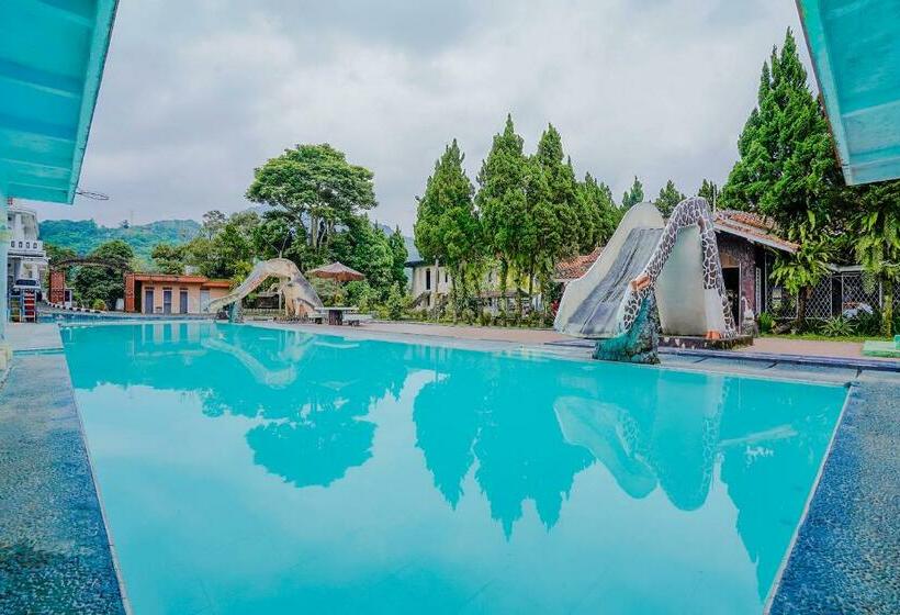 酒店 Reddoorz Plus Near Tapal Kuda Cugenang Cianjur