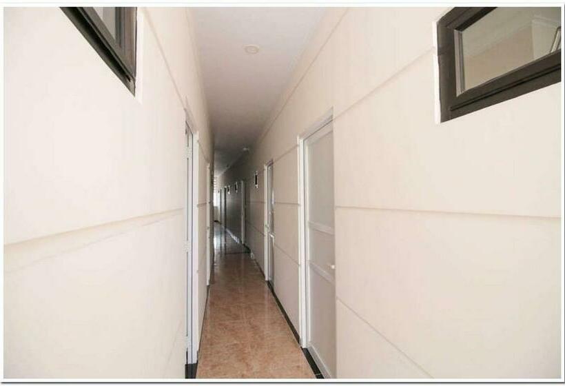 酒店 Reddoorz Syariah @ Jatinegara