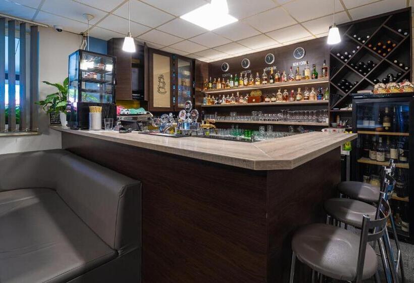 Отель Slávia Svidník Spa & Restaurant