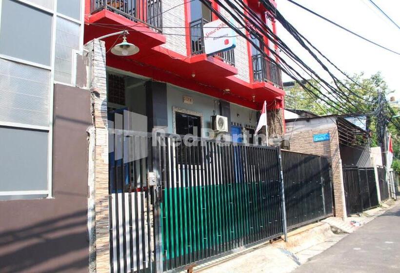 酒店 Snow White Residence Near Grogol Mitra Reddoorz