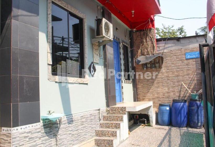 酒店 Snow White Residence Near Grogol Mitra Reddoorz