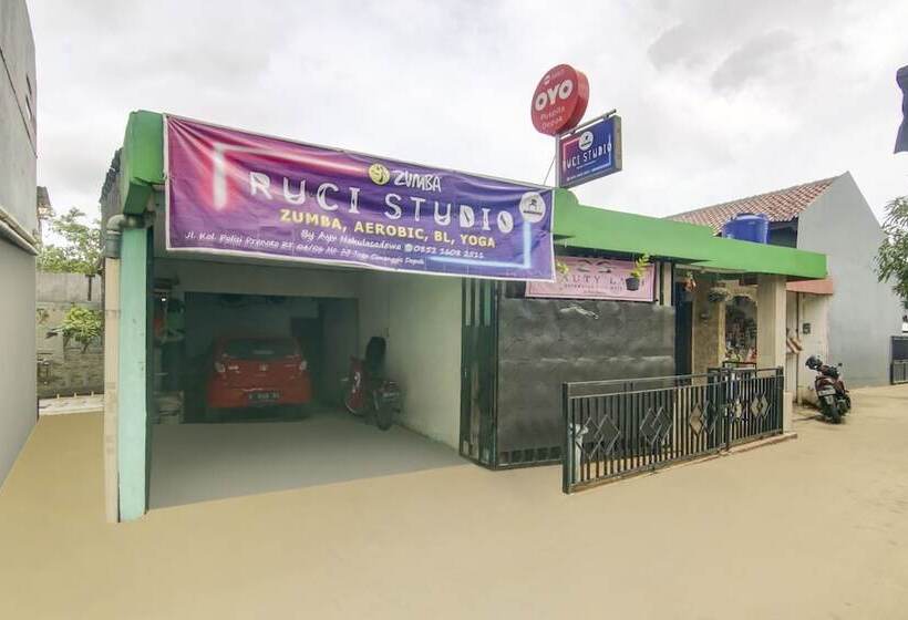 호텔 Puspita Depok