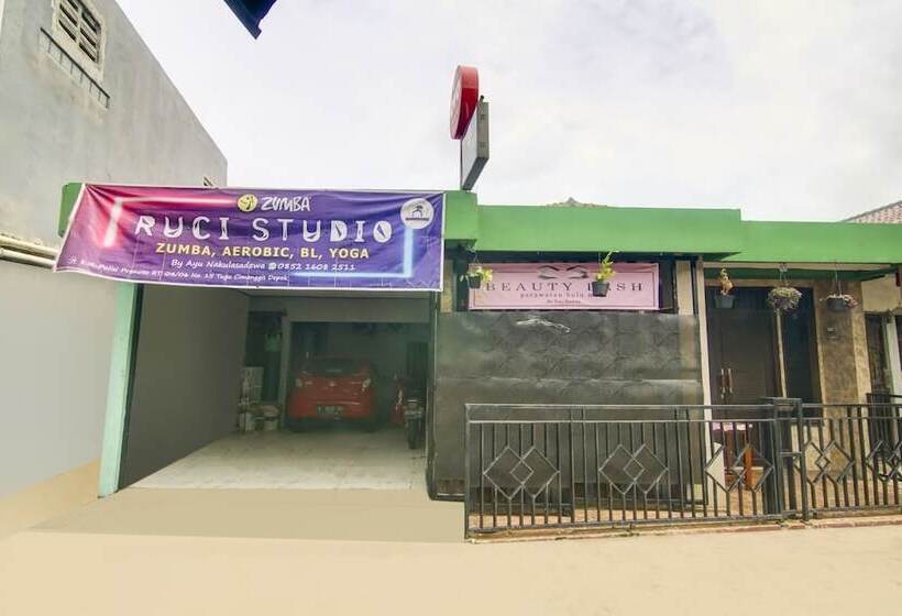 호텔 Puspita Depok