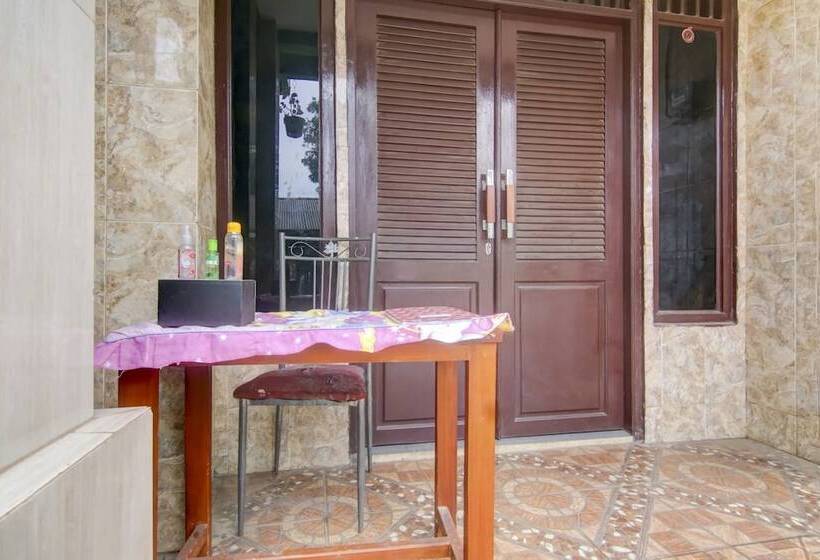 호텔 Puspita Depok