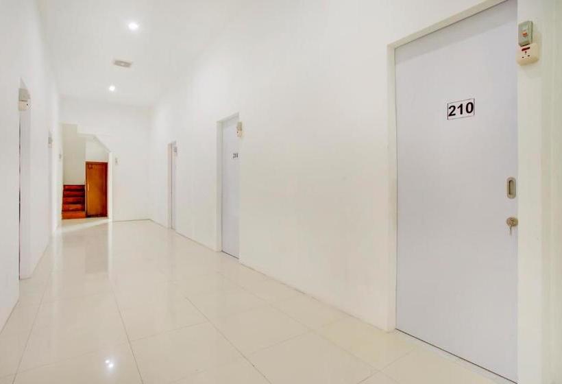 酒店 Vaccinated Staff Spot On 3928 Terrace House Syariah