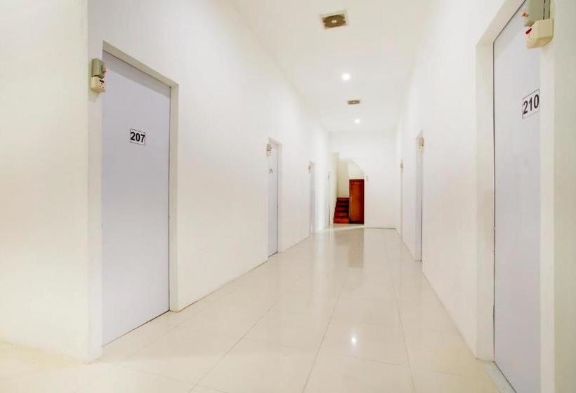 酒店 Vaccinated Staff Spot On 3928 Terrace House Syariah