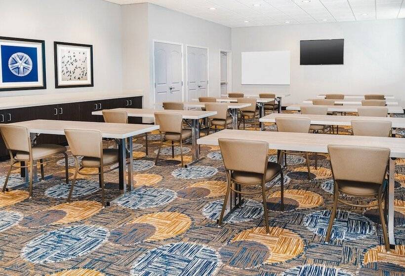 Отель Staybridge Suites Nashville Vanderbilt, An Ihg