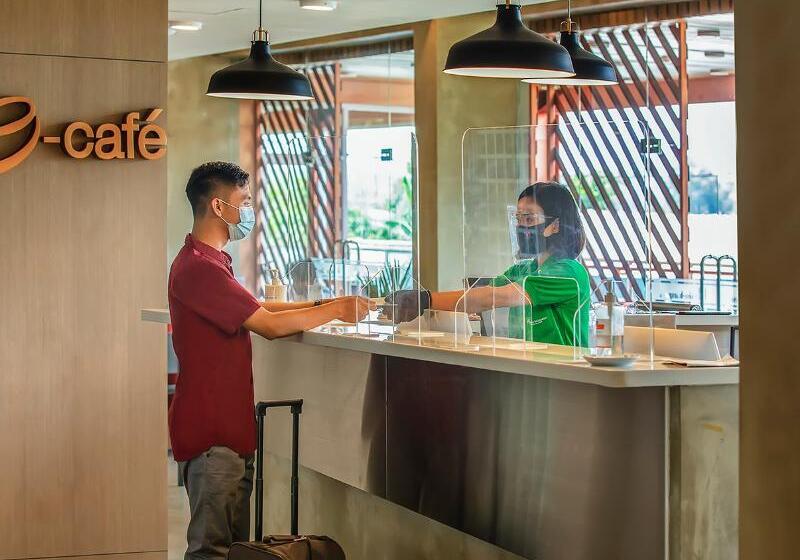 호텔 Swissbelexpress Cilegon