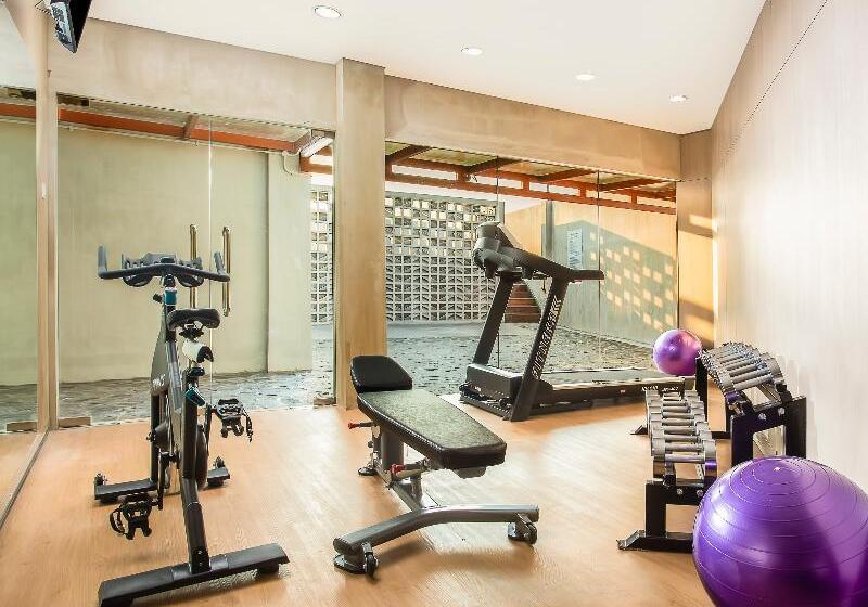 ホテル Swissbelexpress Cilegon