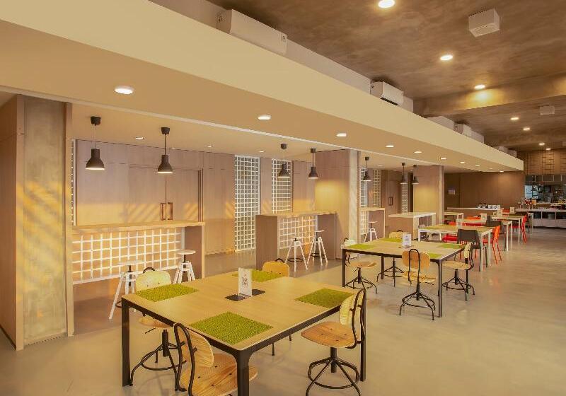 Отель Swissbelexpress Cilegon