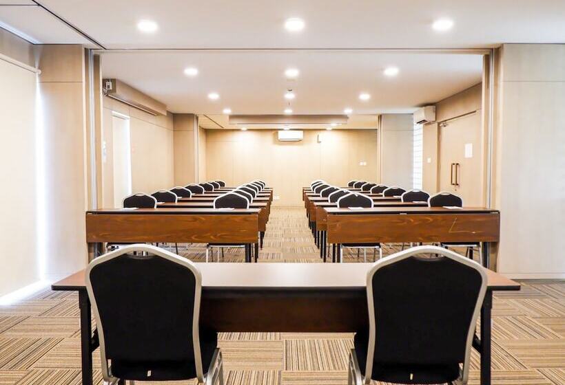 호텔 Swissbelexpress Cilegon