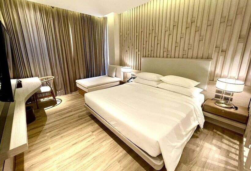 Отель Symphony Of The Sea