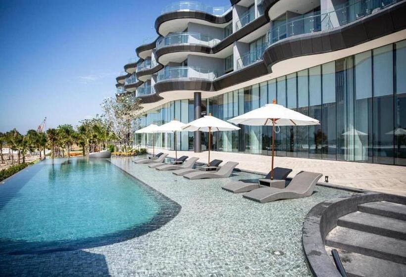 Отель Symphony Of The Sea