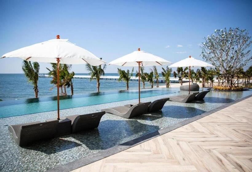 Отель Symphony Of The Sea