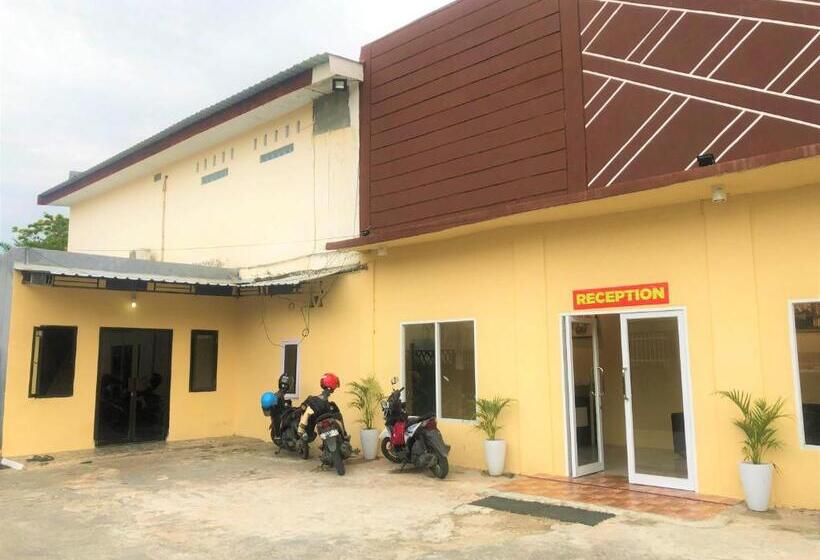 酒店 Reddoorz Near Gedung Kesenian Palopo