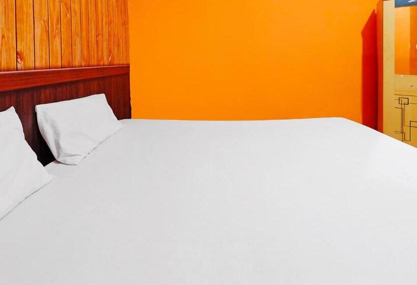 ホテル Wisma Seruni Palopo