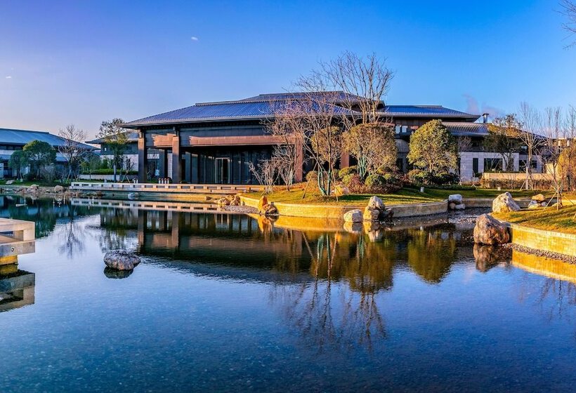 Отель Wyndham Grand Plaza Royale Zhaotong