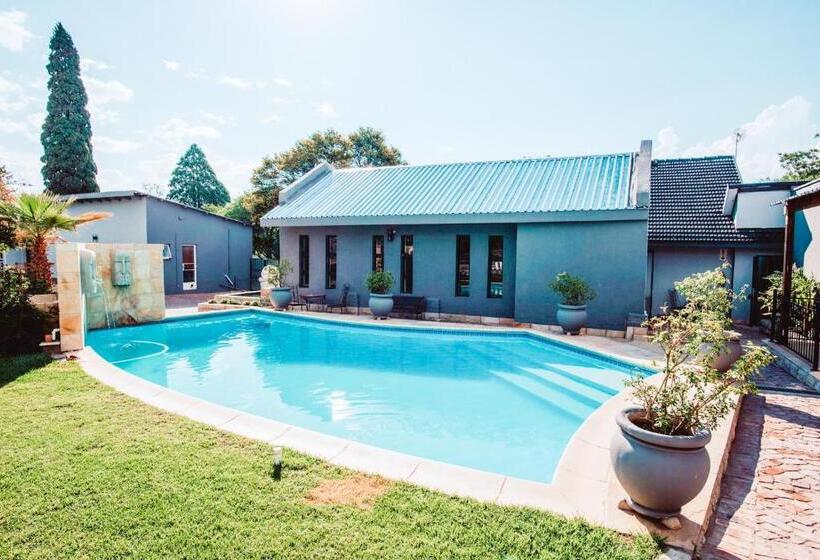 Le Grant Guesthhouse