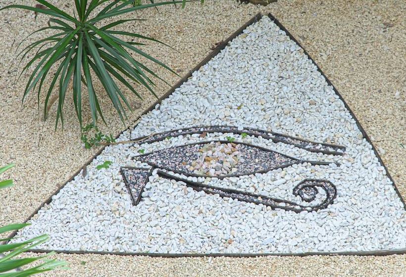 Moonshine Tulum Hotel & Hostel