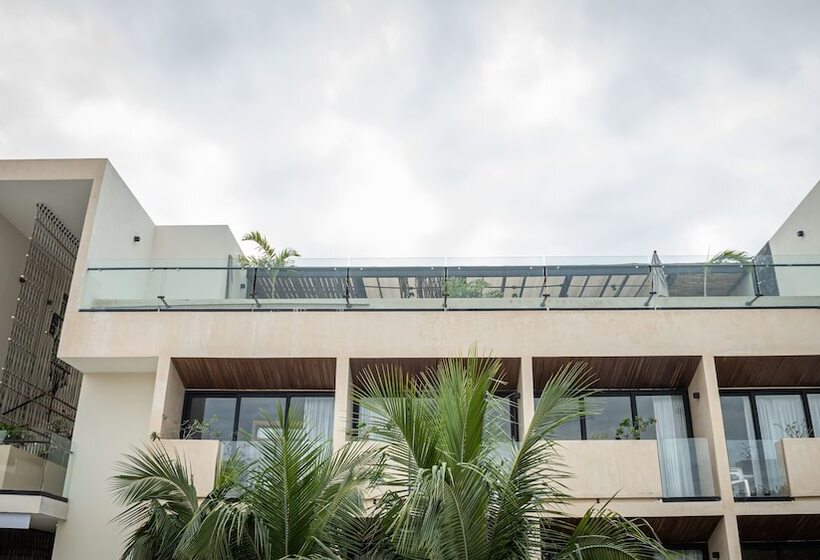 Moonshine Tulum Hotel & Hostel