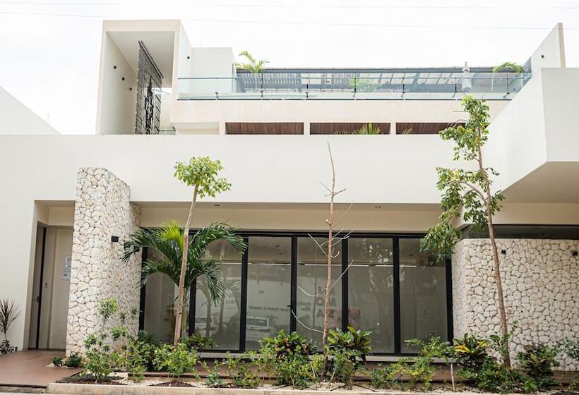 Moonshine Tulum Hotel & Hostel